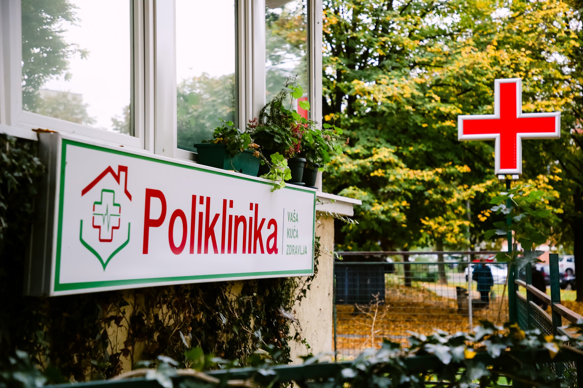 Zašto poliklinike sve više ulažu u online zakazivanje pregleda?